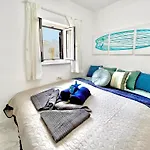At The Beach, Sunny & 2 Heated Pools, Large Terrace, In アデヘ