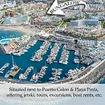 At The Beach, Sunny & 2 Heated Pools, Large Terrace, In אדחה