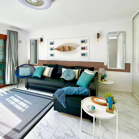 At The Beach, Sunny & 2 Heated Pools, Large Terrace, In Apartament