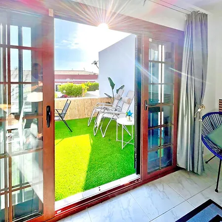 דירה At The Beach, Sunny & 2 Heated Pools, Large Terrace, In אדחה