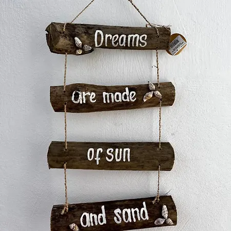 At The Beach, Sunny & 2 Heated Pools, Large Terrace, In アパート *