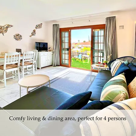 Apartament At The Beach, Sunny & 2 Heated Pools, Large Terrace, In