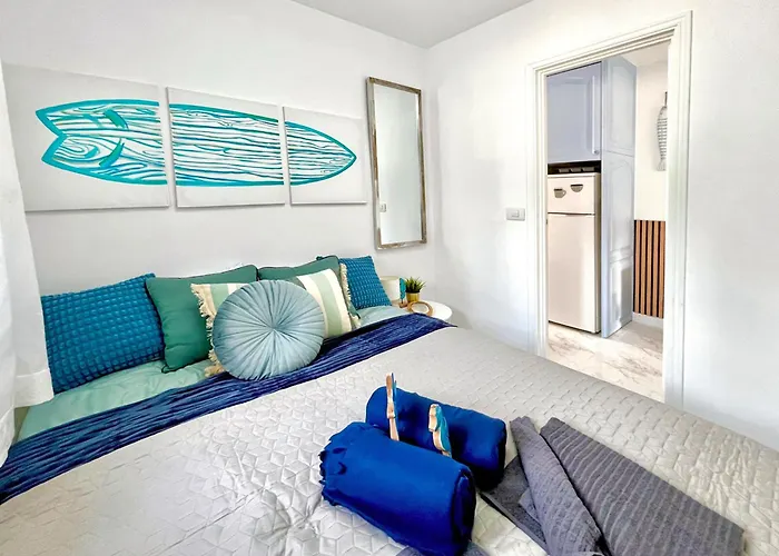 Apartmán At The Beach, Sunny & 2 Heated Pools, Large Terrace, In *